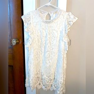 Gorgeous lace top